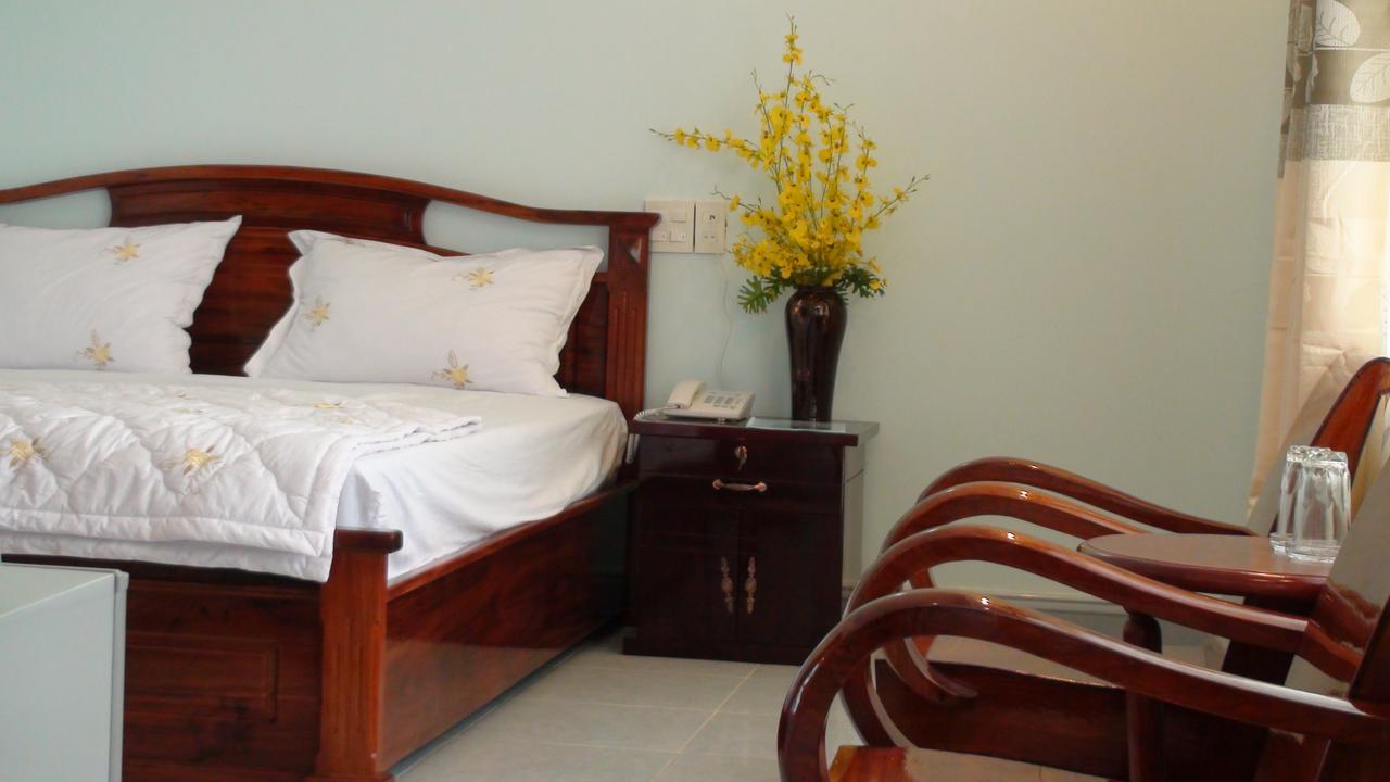Thy Hung Hotel Туихоа Экстерьер фото